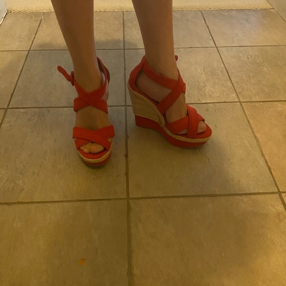 Aldo red strap sandals - Picture 7 of 7